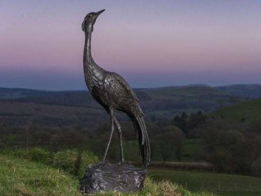 WALKING CRANE SCULPTURE