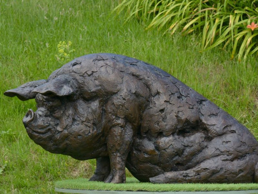 SITTING PIG SCULPTURE
